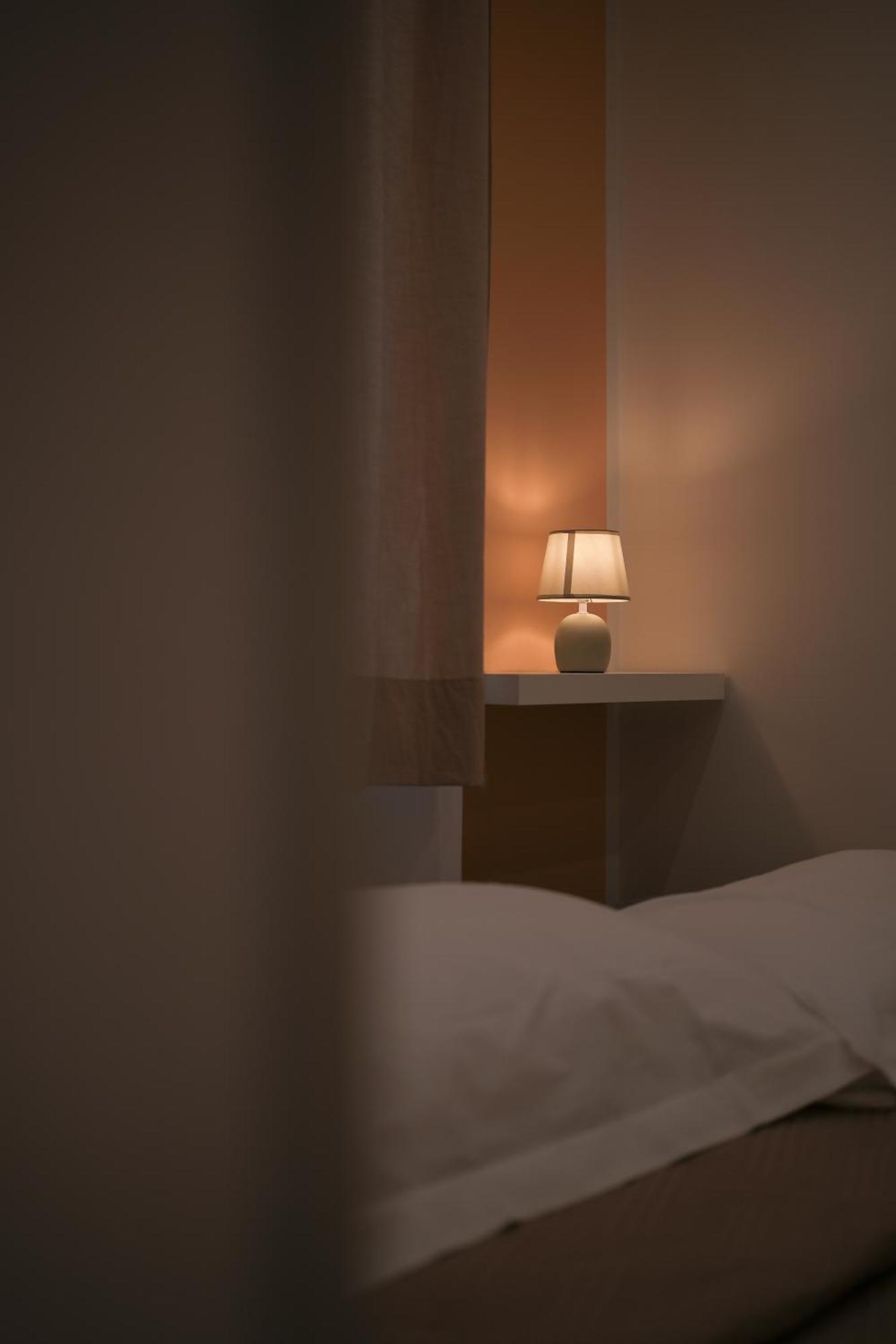 B&B Gasparrini Rooms Napoli Bagian luar foto