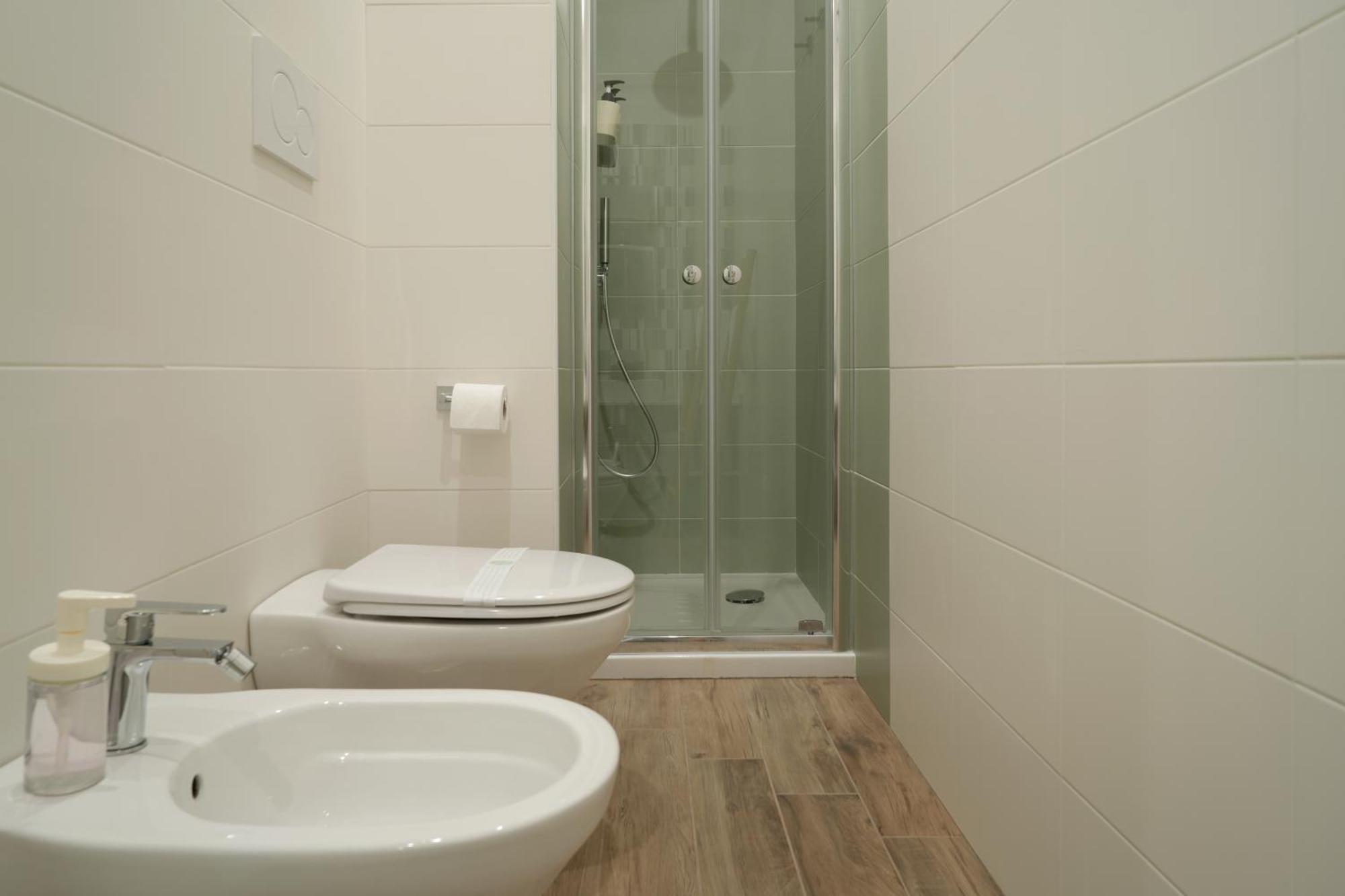 B&B Gasparrini Rooms Napoli Bagian luar foto