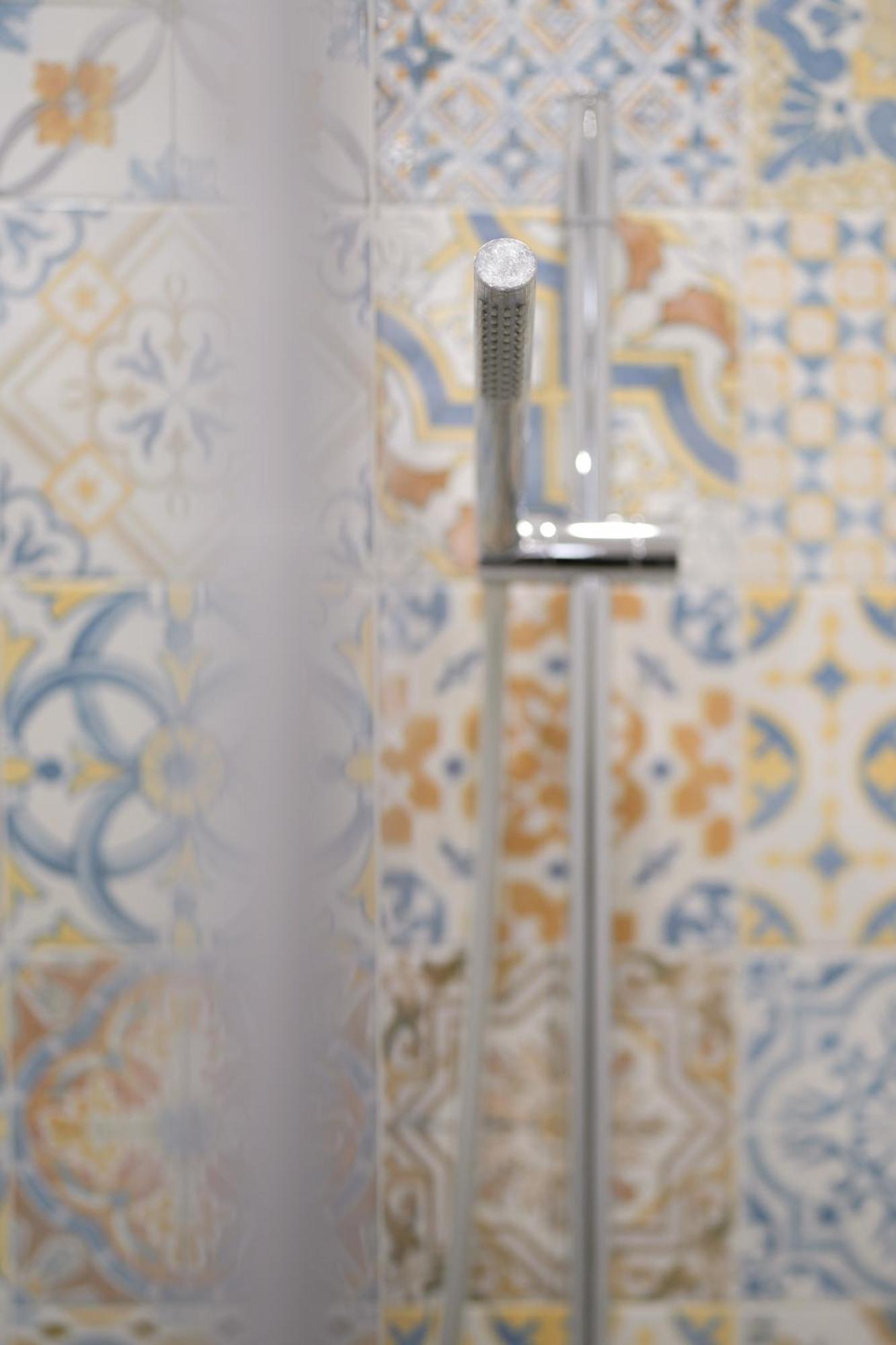 B&B Gasparrini Rooms Napoli Bagian luar foto