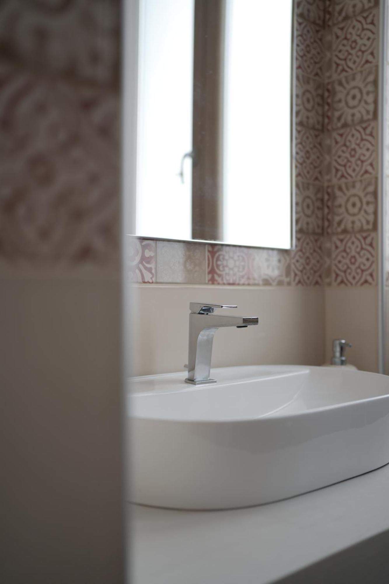 B&B Gasparrini Rooms Napoli Bagian luar foto